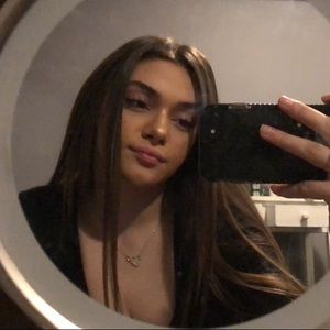 Meet your Posher, Emma